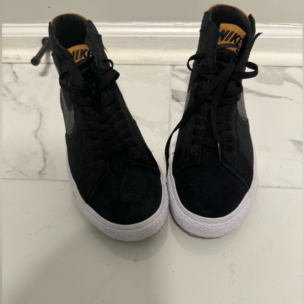Nike Sneakers - Like New